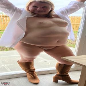 Fat slut Ellie LOST her risk!
