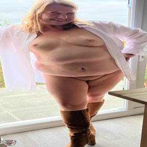 Caught UK 52yo Ellie