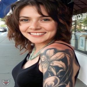 36 YO tatted milf Lili caught!