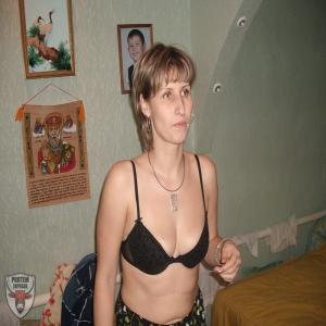 Russian wife Euginia poses 4 hubby
