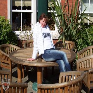 Allison Newnes, young UK wife poses 4 hubby