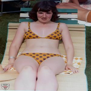 Don\'t let her fade away