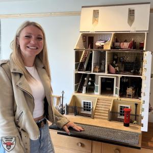 Blonde Slut Laura Caught & Exposed