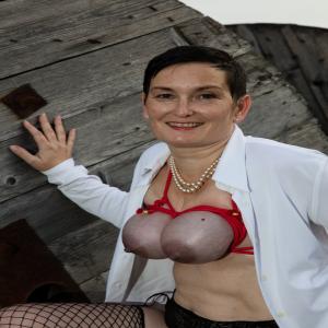 Liza like her boobs tied