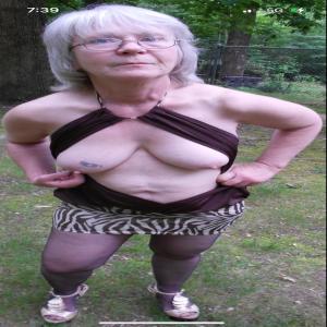 GILF slut Ellen