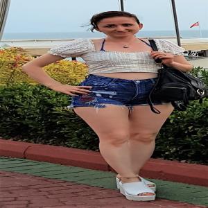 Cuck\'s Slut Wife Meral Wants to be Your Fucktoy