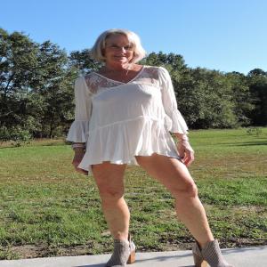 Mature Amateur Wife Laurie
