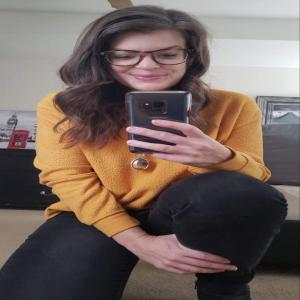 Hot milf lost the risk